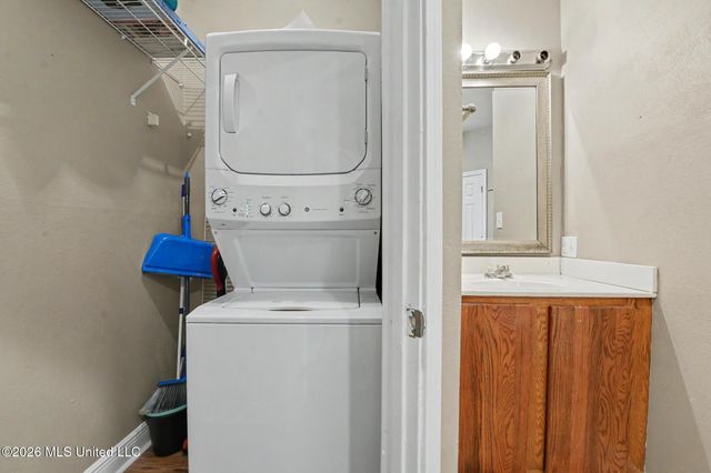 15015 Sioux Place, Kiln, MS 39556