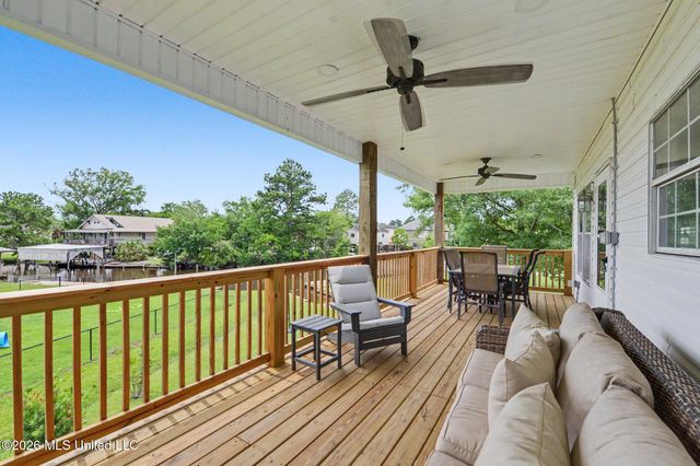 15015 Sioux Place, Kiln, MS 39556