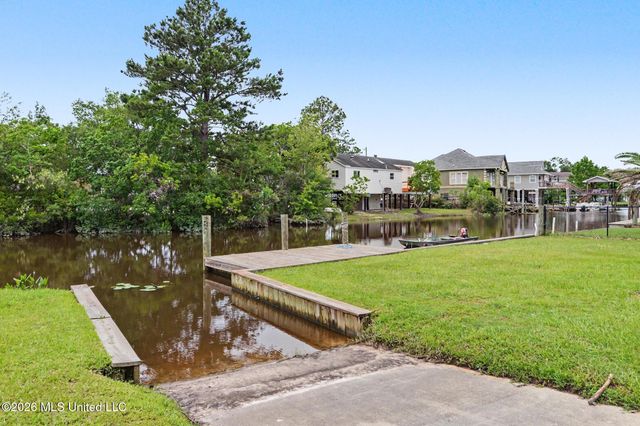 15015 Sioux Place, Kiln, MS 39556