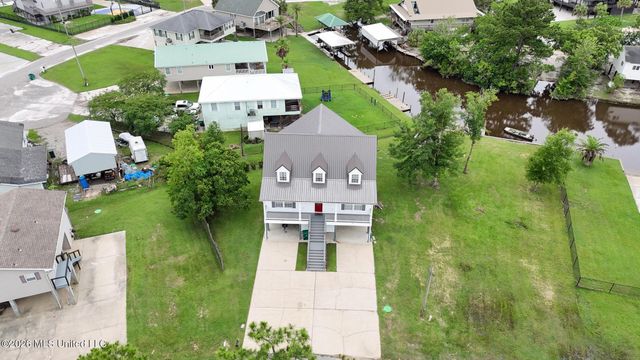 15015 Sioux Place, Kiln, MS 39556