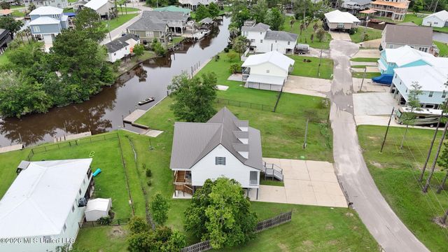 15015 Sioux Place, Kiln, MS 39556