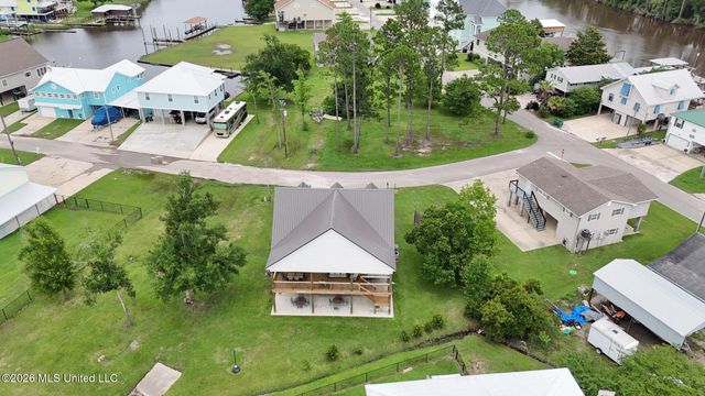 15015 Sioux Place, Kiln, MS 39556