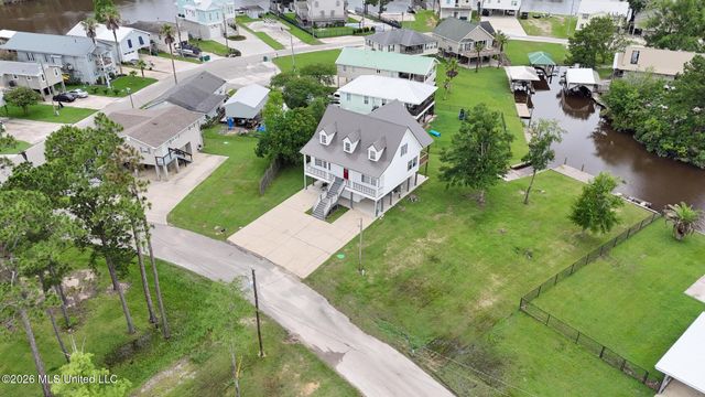 15015 Sioux Place, Kiln, MS 39556