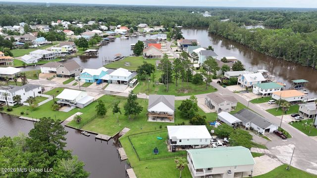 15015 Sioux Place, Kiln, MS 39556