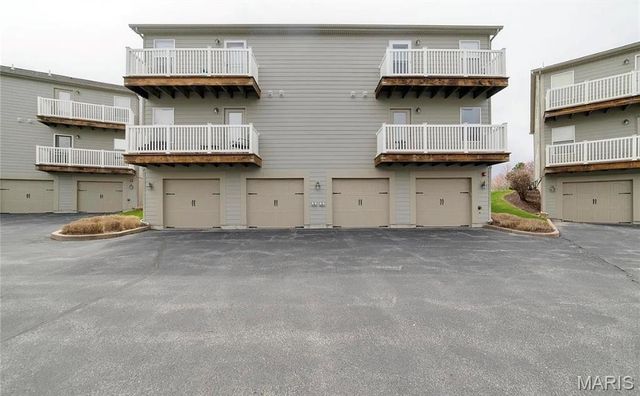 3824 Capri Way, St Peters, MO 63304