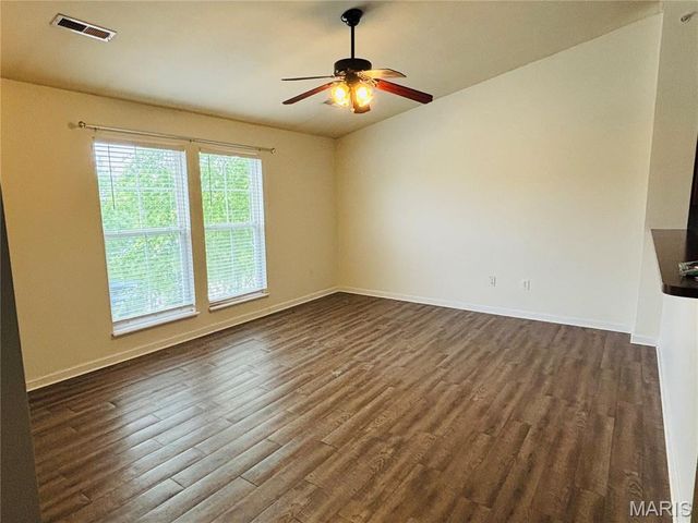 3824 Capri Way, St Peters, MO 63304