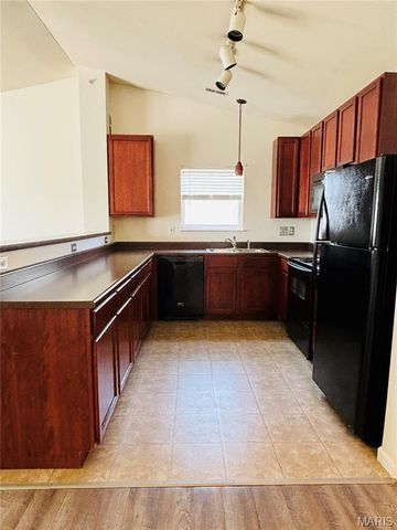 3824 Capri Way, St Peters, MO 63304