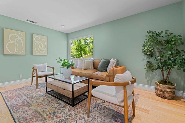 447 Sutton Pl, Auburn, CA 95603