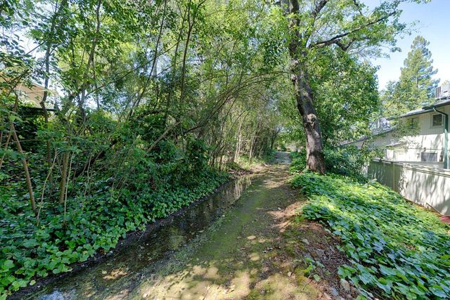 447 Sutton Pl, Auburn, CA 95603