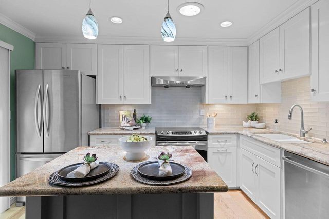 447 Sutton Pl, Auburn, CA 95603