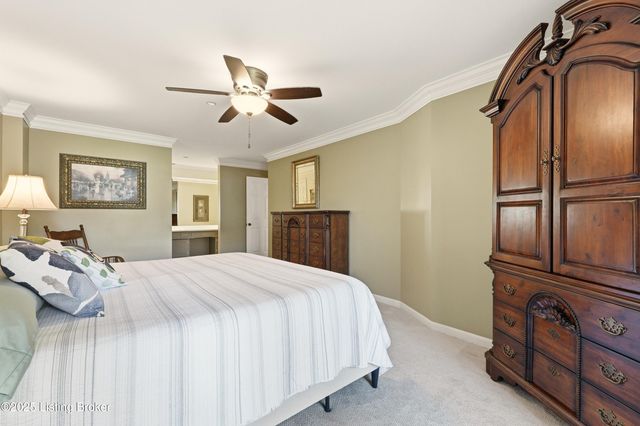 8605 Shelbyville Rd APT 200, Louisville, KY 40222