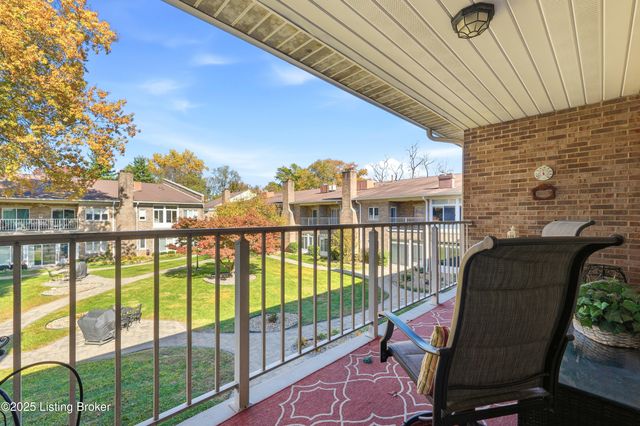 8605 Shelbyville Rd APT 200, Louisville, KY 40222