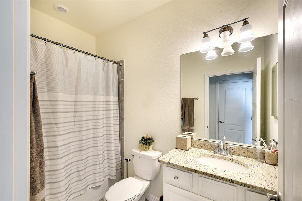 Image 16 of property listing at 10221 LOCH LOMOND DRIVE, Bradenton, FL 34211