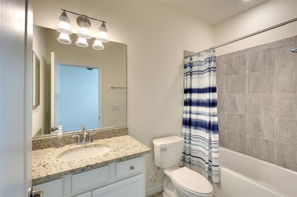 Image 21 of property listing at 10221 LOCH LOMOND DRIVE, Bradenton, FL 34211