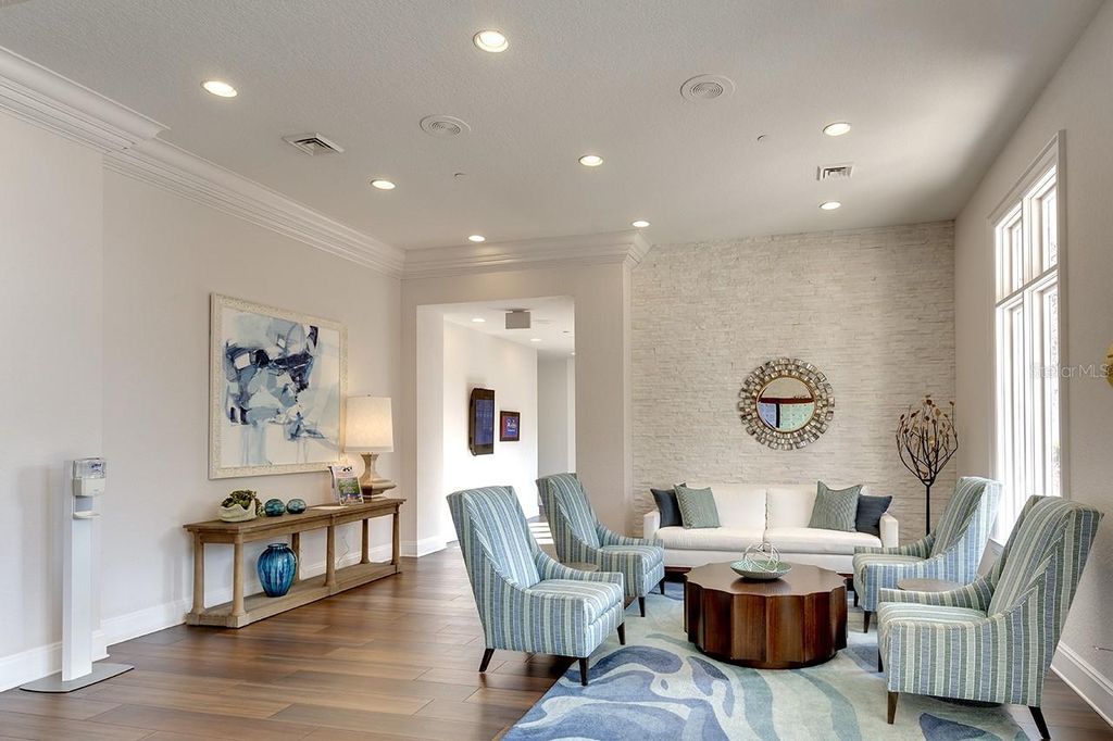 Image 28 of property listing at 10221 LOCH LOMOND DRIVE, Bradenton, FL 34211