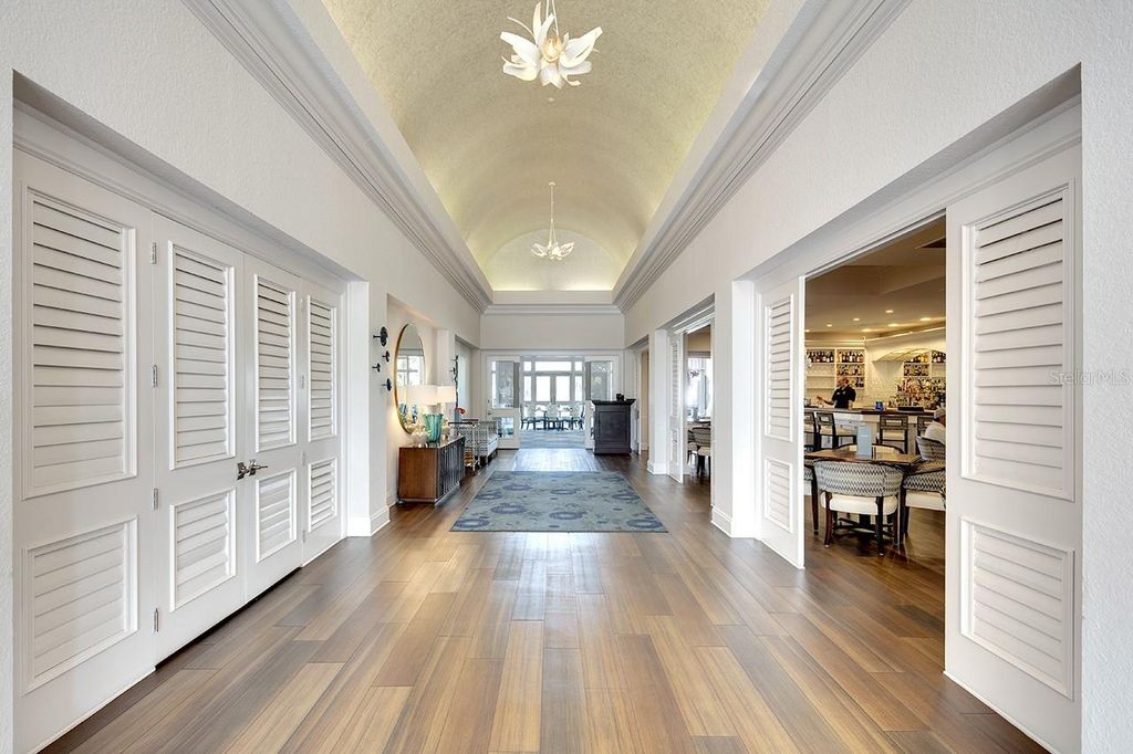 Image 29 of property listing at 10221 LOCH LOMOND DRIVE, Bradenton, FL 34211