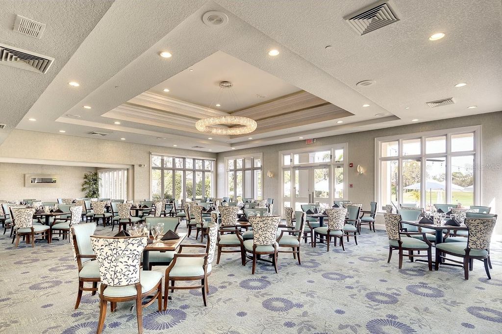 Image 31 of property listing at 10221 LOCH LOMOND DRIVE, Bradenton, FL 34211
