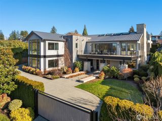1918 94th Avenue NE, Clyde Hill, WA 98004