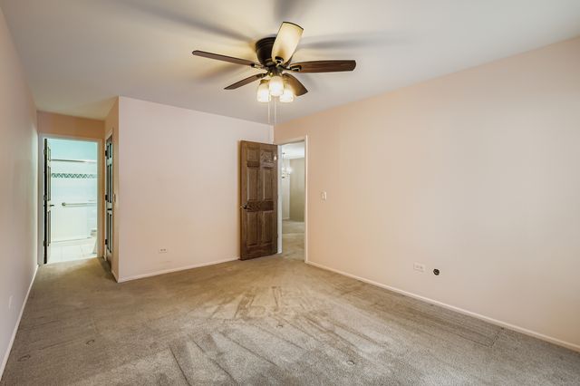 1575 Sandpebble Drive 113, Wheeling, IL 60090