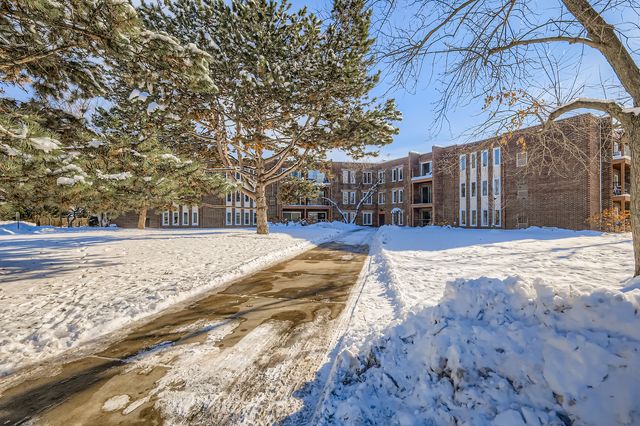 1575 Sandpebble Drive 113, Wheeling, IL 60090