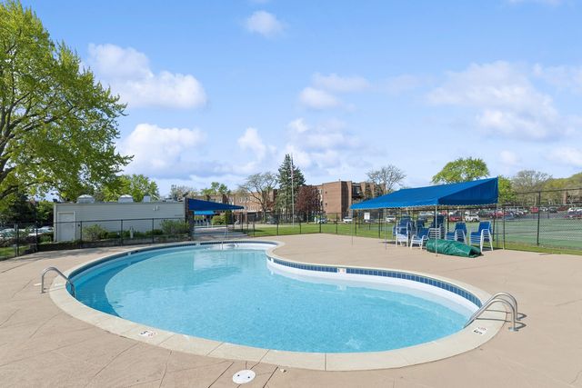 1575 Sandpebble Drive 113, Wheeling, IL 60090