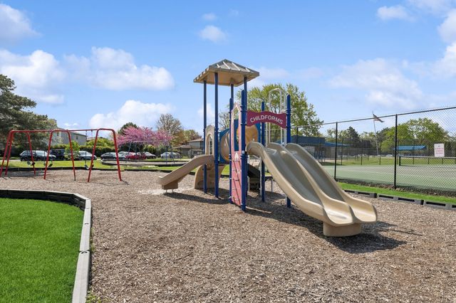 1575 Sandpebble Drive 113, Wheeling, IL 60090