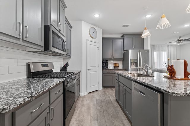 8129 Trudy Lane, Fort Worth, TX 76120