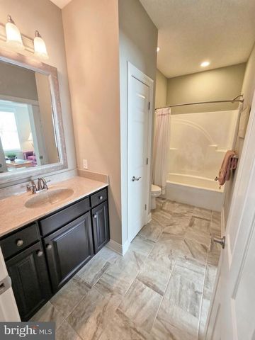 1349 WORTHINGTON DR, Mount Joy, PA 17552