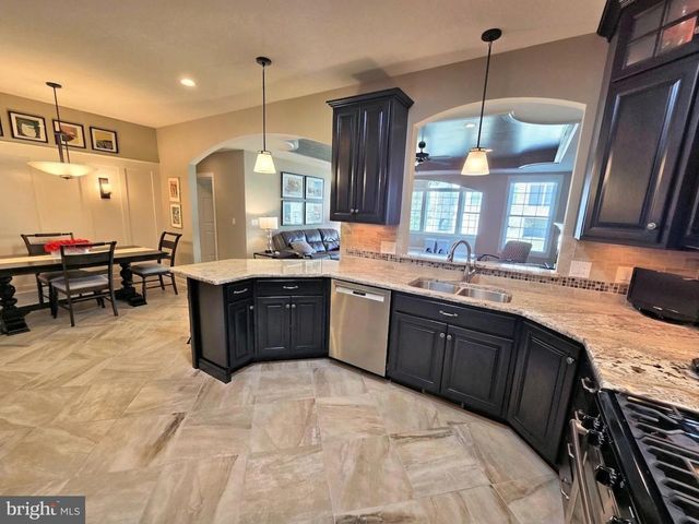 1349 WORTHINGTON DR, Mount Joy, PA 17552