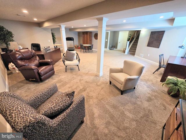 1349 WORTHINGTON DR, Mount Joy, PA 17552