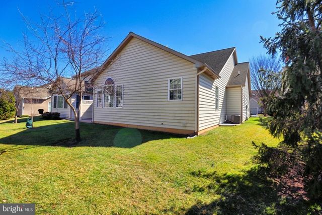 1349 WORTHINGTON DR, Mount Joy, PA 17552