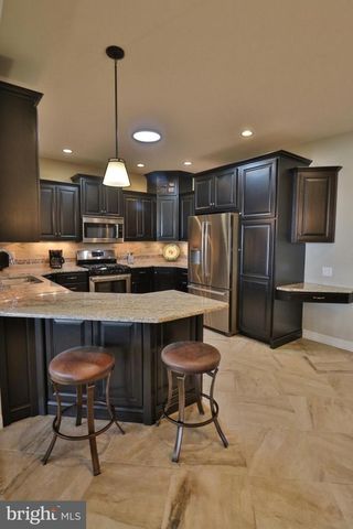 1349 WORTHINGTON DR, Mount Joy, PA 17552