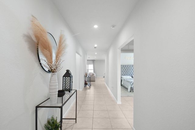 113 Dabou Loop, Belle Glade, FL 33430