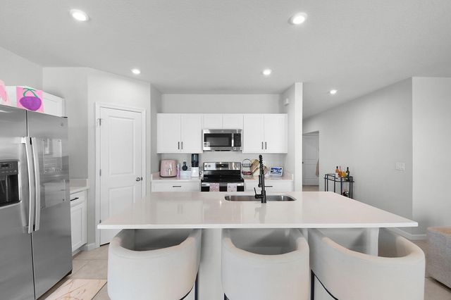 113 Dabou Loop, Belle Glade, FL 33430