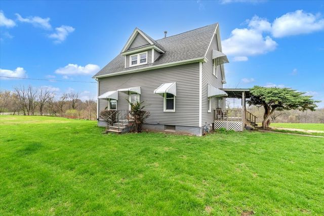 8850 Ridgewood Road, Rock Island, IL 61201