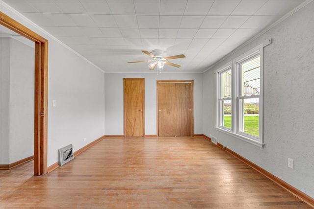 8850 Ridgewood Road, Rock Island, IL 61201