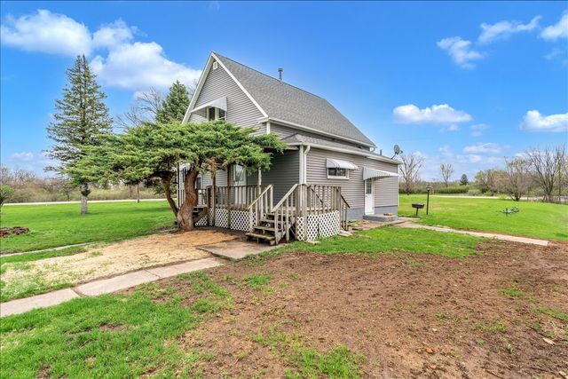 8850 Ridgewood Road, Rock Island, IL 61201