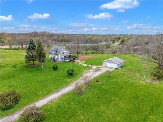8850 Ridgewood Road, Rock Island, IL 61201