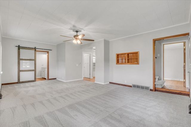 8850 Ridgewood Road, Rock Island, IL 61201