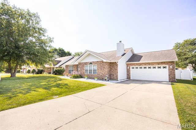 15 Michelle Drive, Mascoutah, IL 62258