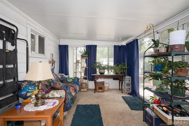 2109 Deerfield Drive, Flint, MI 48532