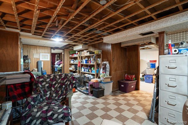 2109 Deerfield Drive, Flint, MI 48532