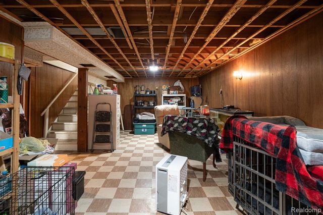 2109 Deerfield Drive, Flint, MI 48532