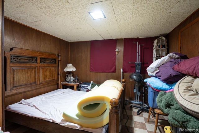 2109 Deerfield Drive, Flint, MI 48532