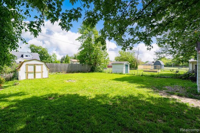 2109 Deerfield Drive, Flint, MI 48532