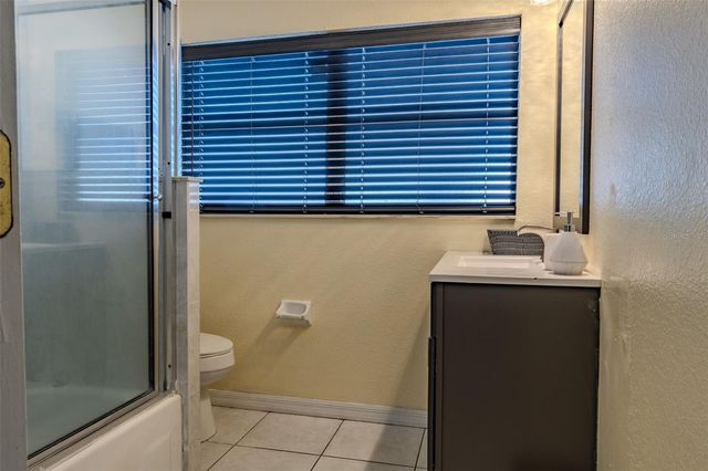 11608 N BOULEVARD, Tampa, FL 33612