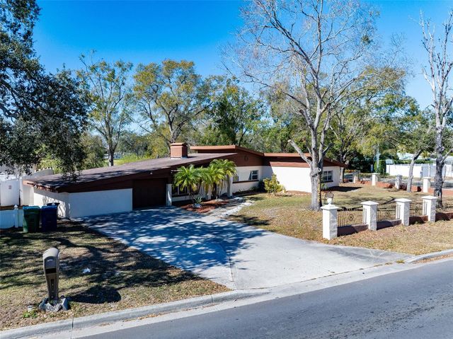 11608 N BOULEVARD, Tampa, FL 33612