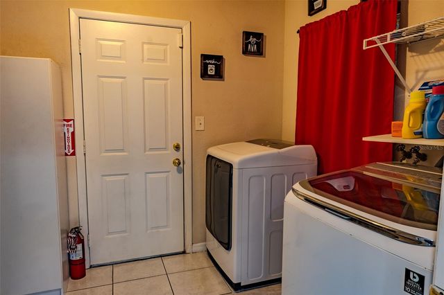 11608 N BOULEVARD, Tampa, FL 33612