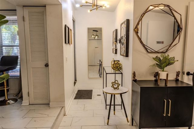 11608 N BOULEVARD, Tampa, FL 33612