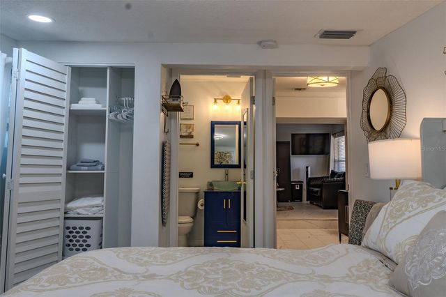 11608 N BOULEVARD, Tampa, FL 33612